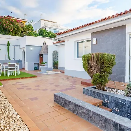 Iris 8 House