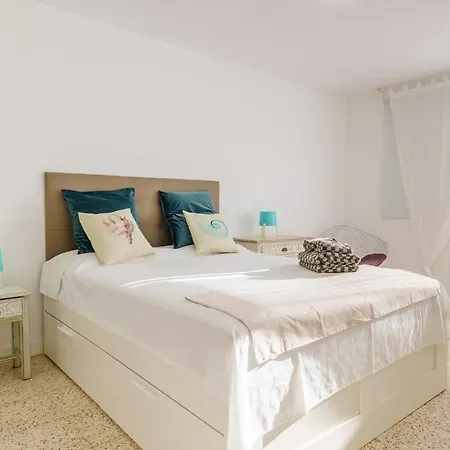 Iris 8 House Вилла