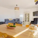 Iris 8 House
