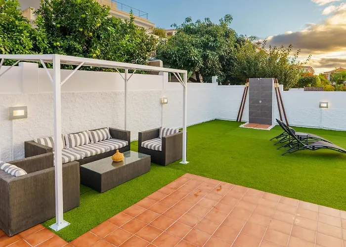 Iris 8 House Villa *