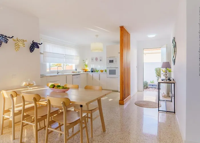 ヴィラ Iris 8 House *